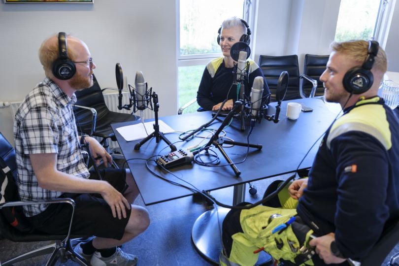 I podcast fortæller Berit og Christoffer meget mere om deres arbejde i Nature Energy og ikke mindst de mange aspekter omkring drift og vedligehold af det komplicerede biogasanlæg på Nordfyn.